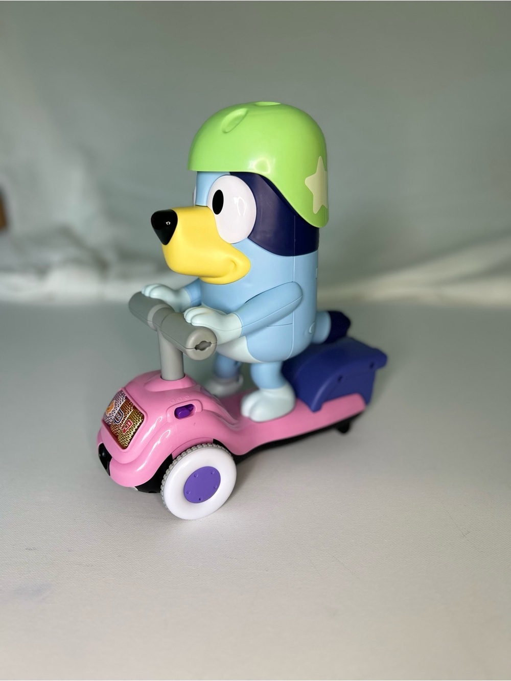 VTech Bluey Scooter Time Moving Electronic Toy Figure
